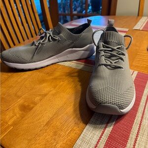 Arizona Jean Company Women's Grey Knit Slip-On Athletic Sneakers